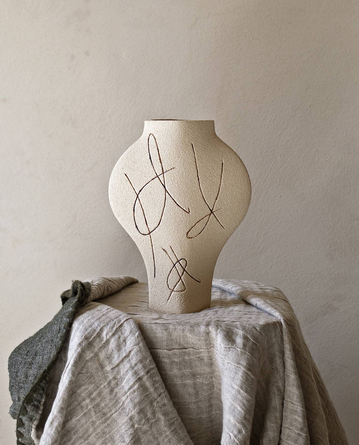 Ceramic Vase ‘Dal - Lines