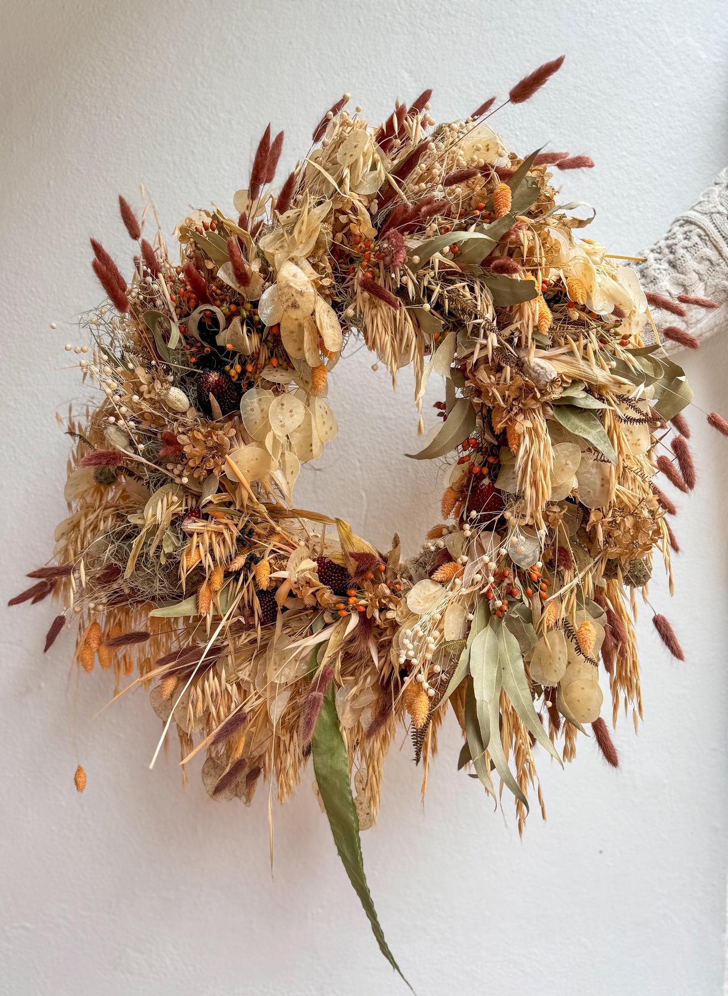 The neck wreath