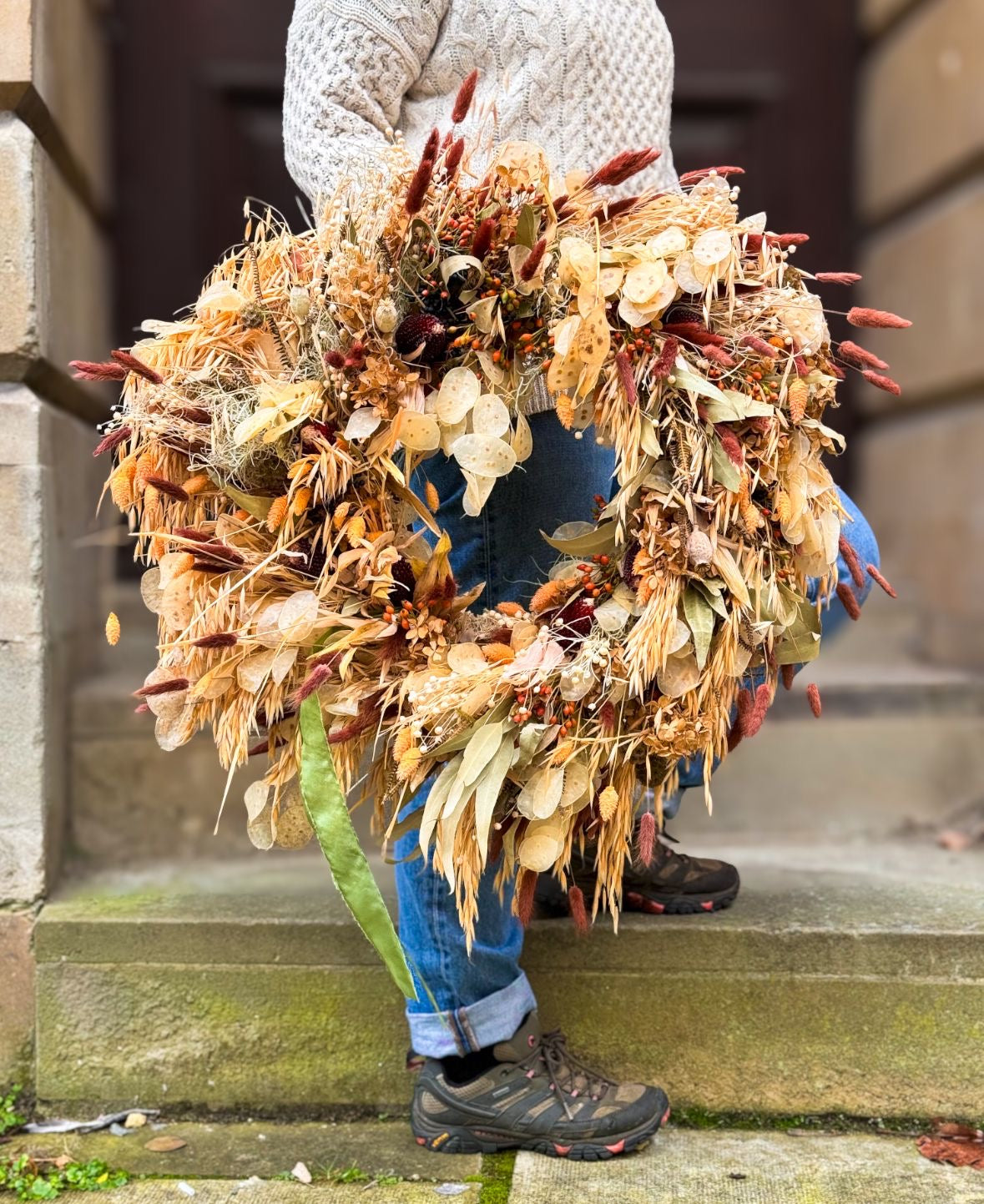 The neck wreath