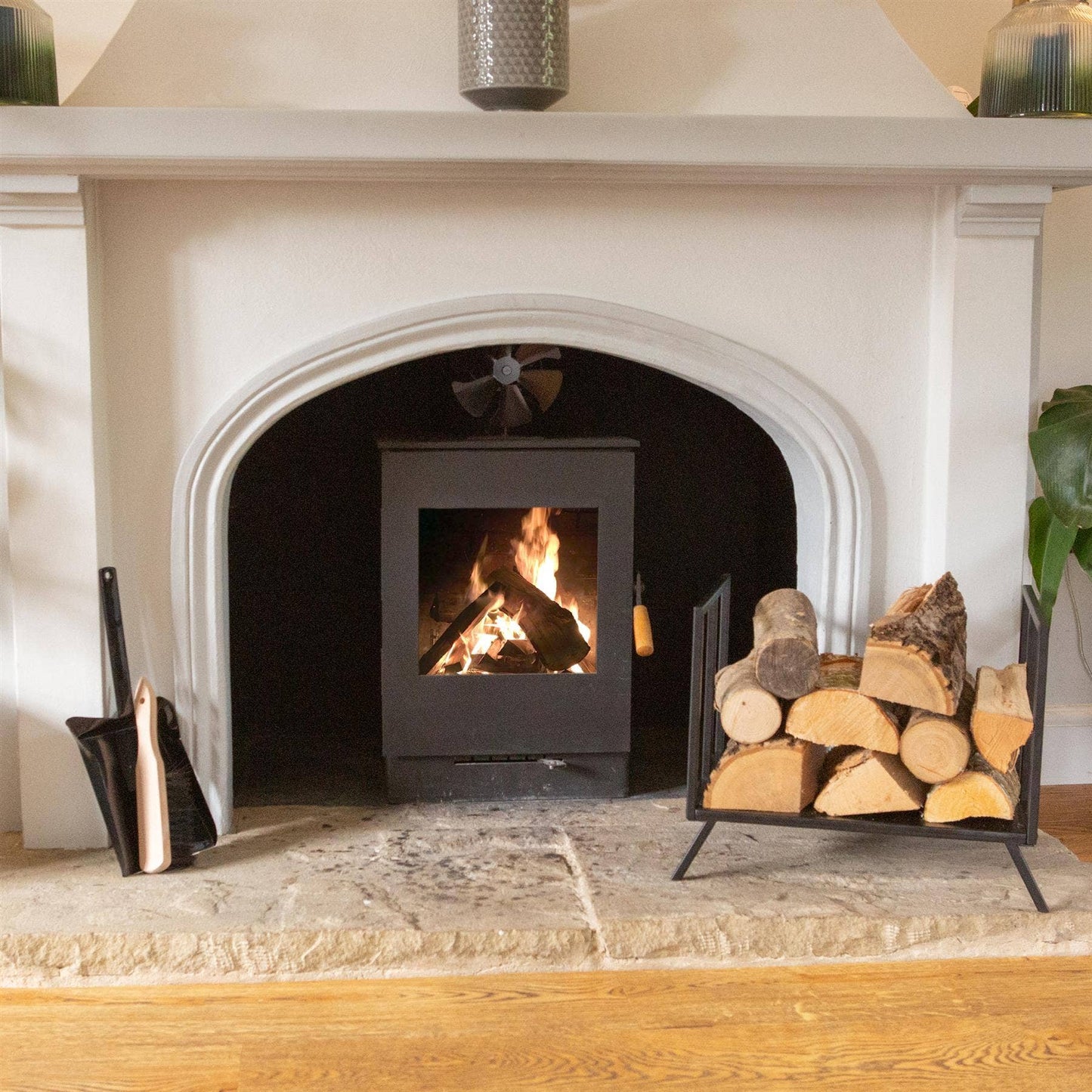 Black Fireplace Dustpan & Brush Set - By Hammer & Tongs