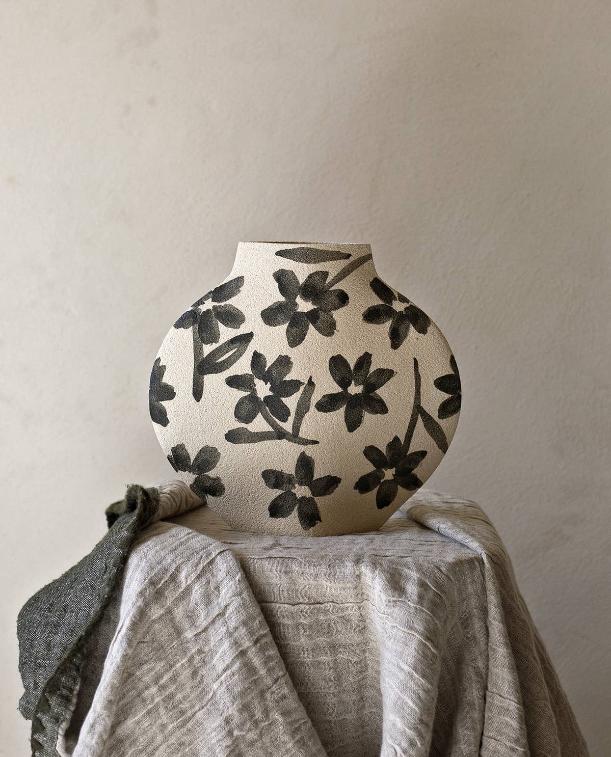 Ceramic Vase ‘Flowers Pattern