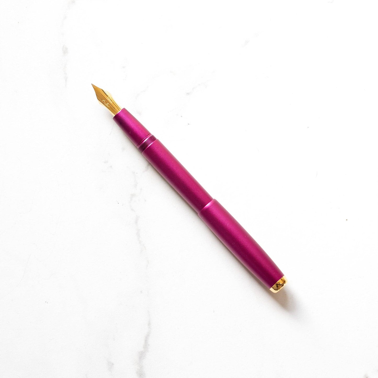 The Studio Fountain Pen: Mulberry / Medium