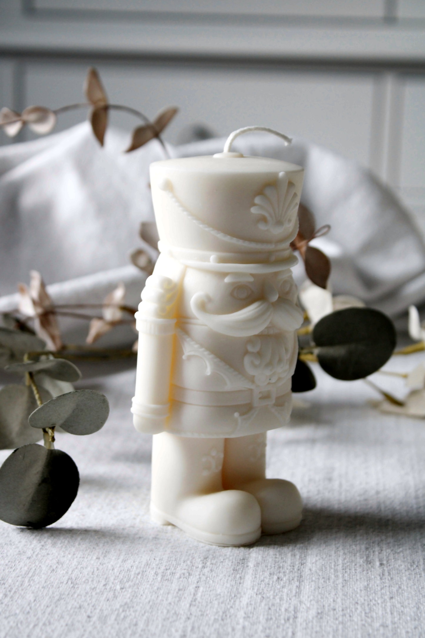 Short Nut Cracker Candle