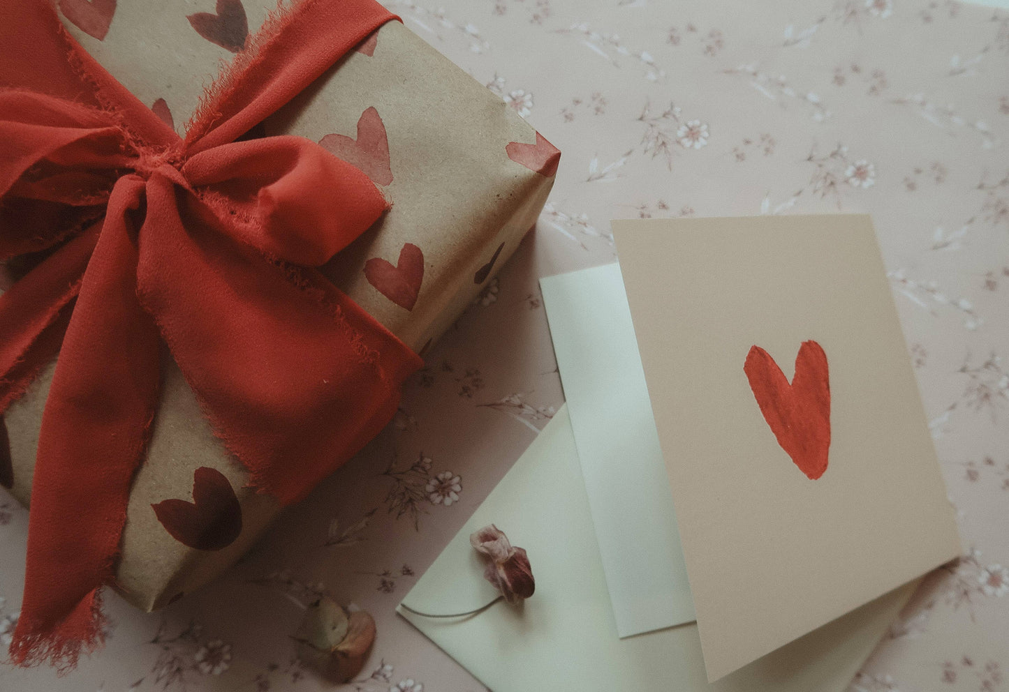Set Of 3 Pieces RED HEARTS Kraft Wrapping Paper