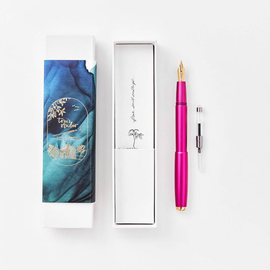 The Studio Fountain Pen: Mulberry / Medium