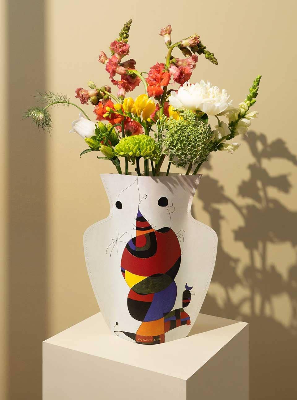 Miró Paper Vase "Femme, Oiseau, Étoile"